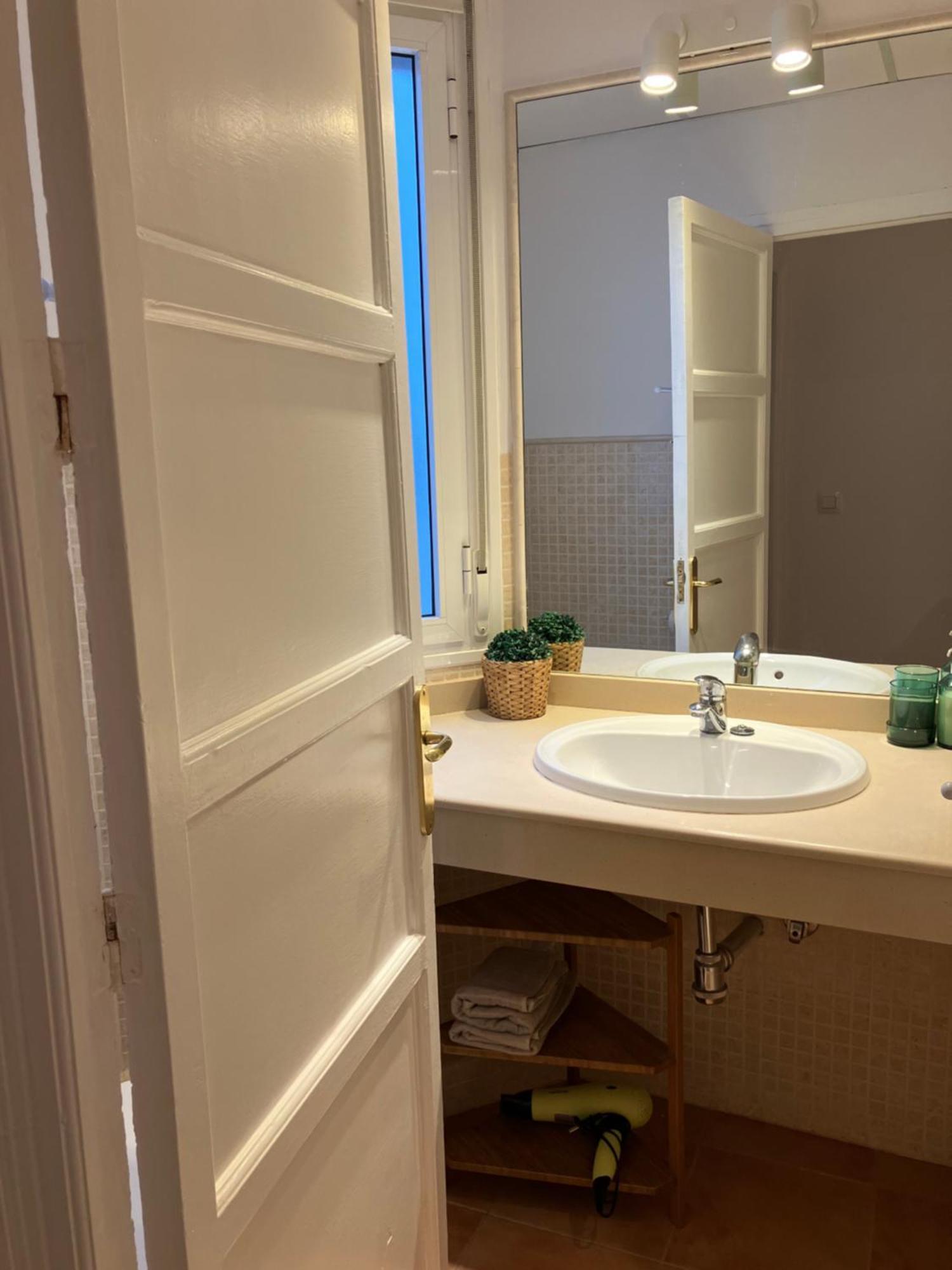 2 Bedroom Virgen De Begona Sevilla Eksteriør bilde
