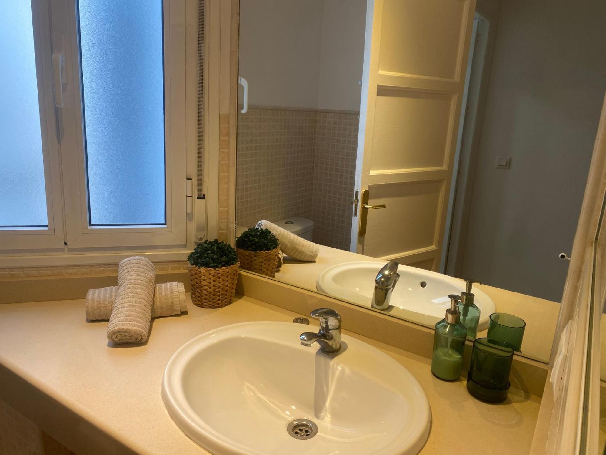 2 Bedroom Virgen De Begona Sevilla Eksteriør bilde